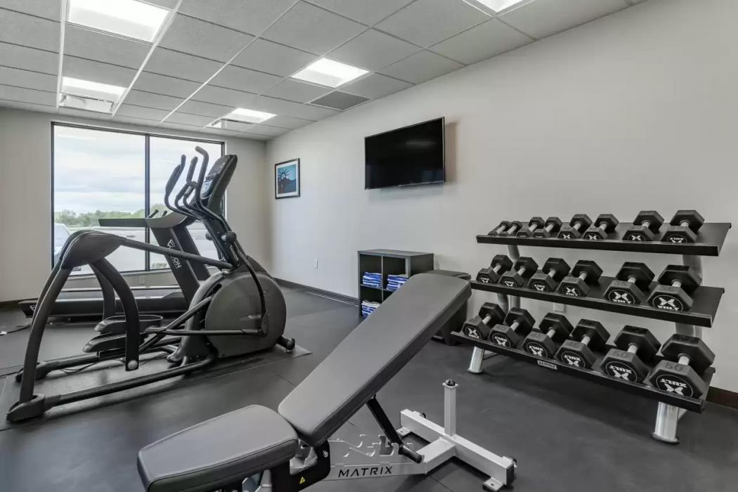 sleep inn and suites milwaukee franklin