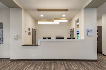 sleep inn and suites milwaukee franklin