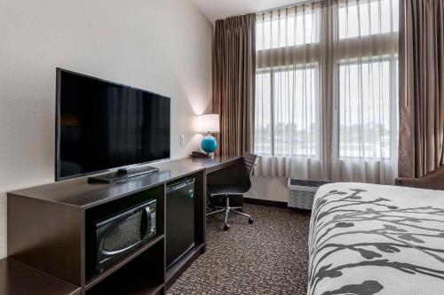 sleep inn and suites milwaukee franklin