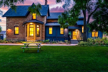 somewhere inn collingwood