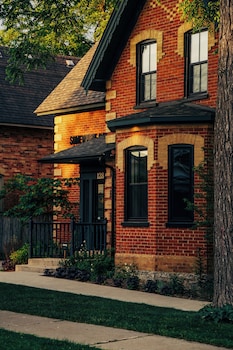 somewhere inn collingwood