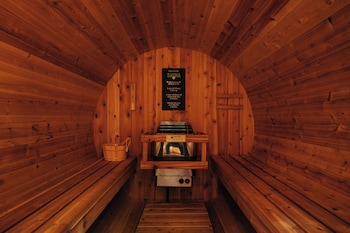 somewhere inn collingwood