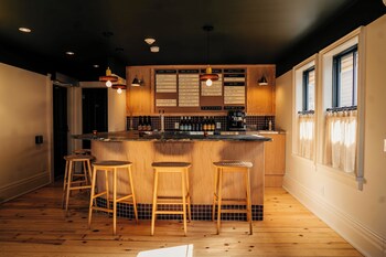 somewhere inn collingwood