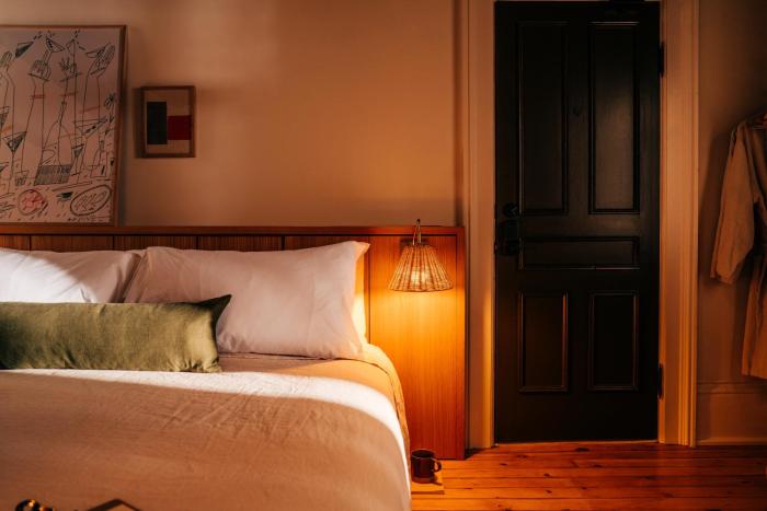 somewhere inn collingwood