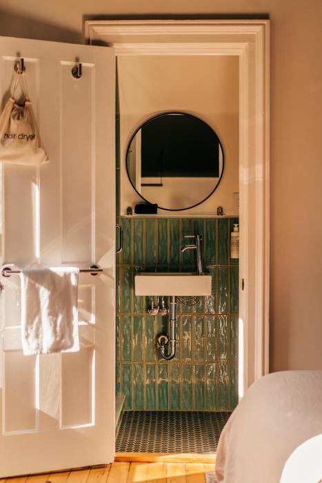 somewhere inn collingwood