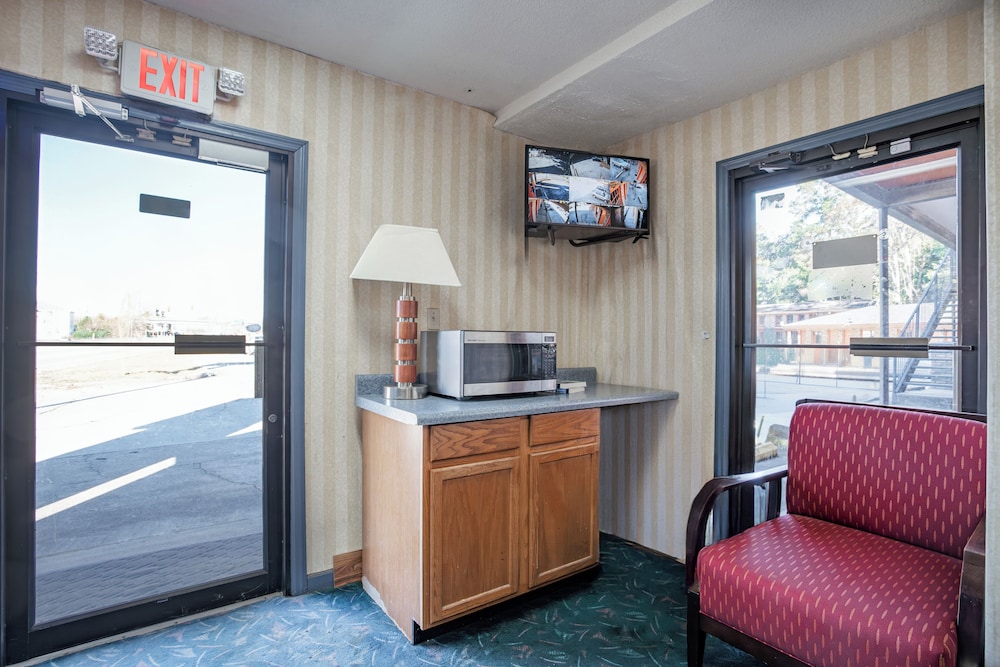 southern inn by oyo walterboro i 95