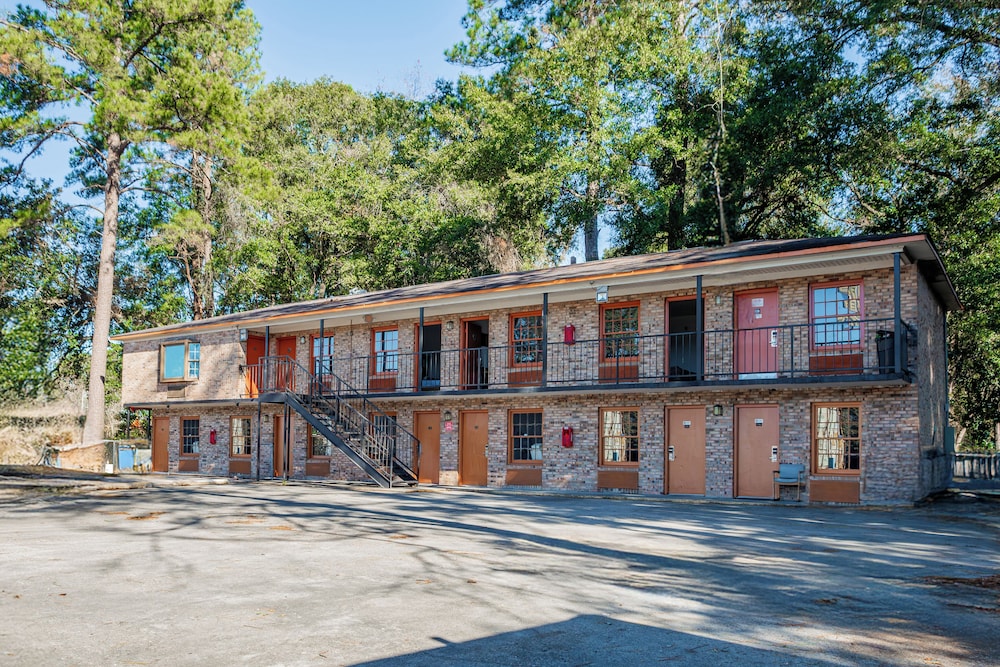 southern inn by oyo walterboro i 95