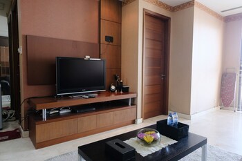 spacious and modern 2br at apartment dago butik