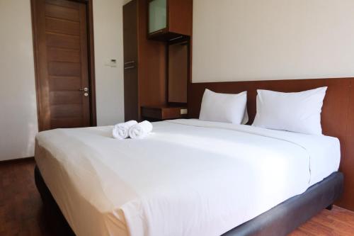 spacious and modern 2br at apartment dago butik