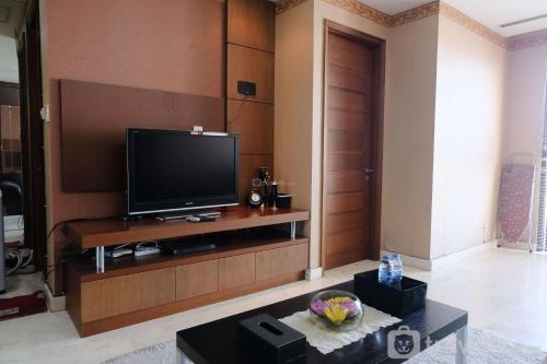 spacious and modern 2br at apartment dago butik