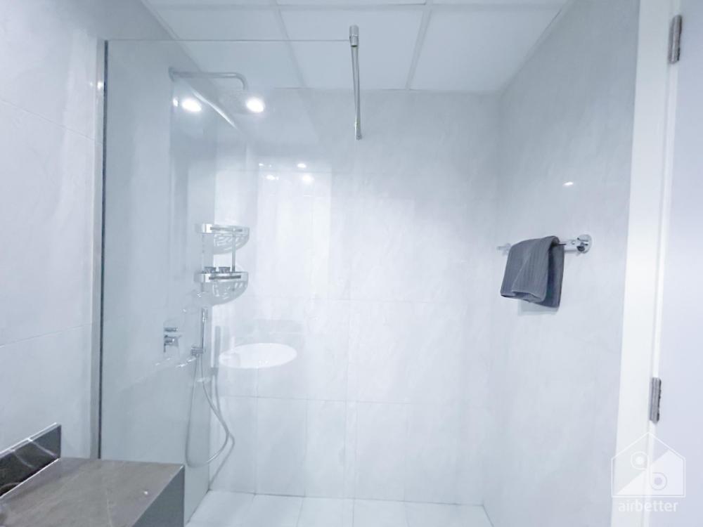 spacious studio with balcony in al majan