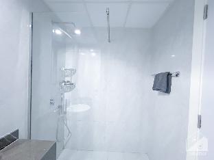 spacious studio with balcony in al majan