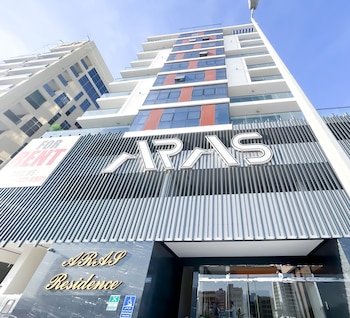 spacious studio with balcony in al majan