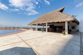 capitalia tres mares beach residences and marina