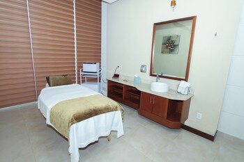 capitalia tres mares beach residences and marina