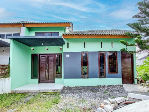 spot on 92490 casa homestay syariah