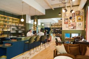 square lodge hotel la roche sur yon handwritten collection