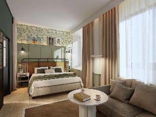 square lodge hotel la roche sur yon handwritten collection