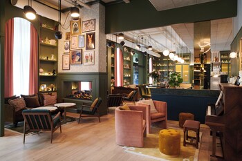 square lodge hotel la roche sur yon handwritten collection