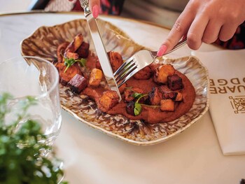 square lodge hotel la roche sur yon handwritten collection