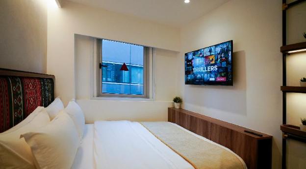 st signature bugis middle short overnight 11 hours 8pm 7am