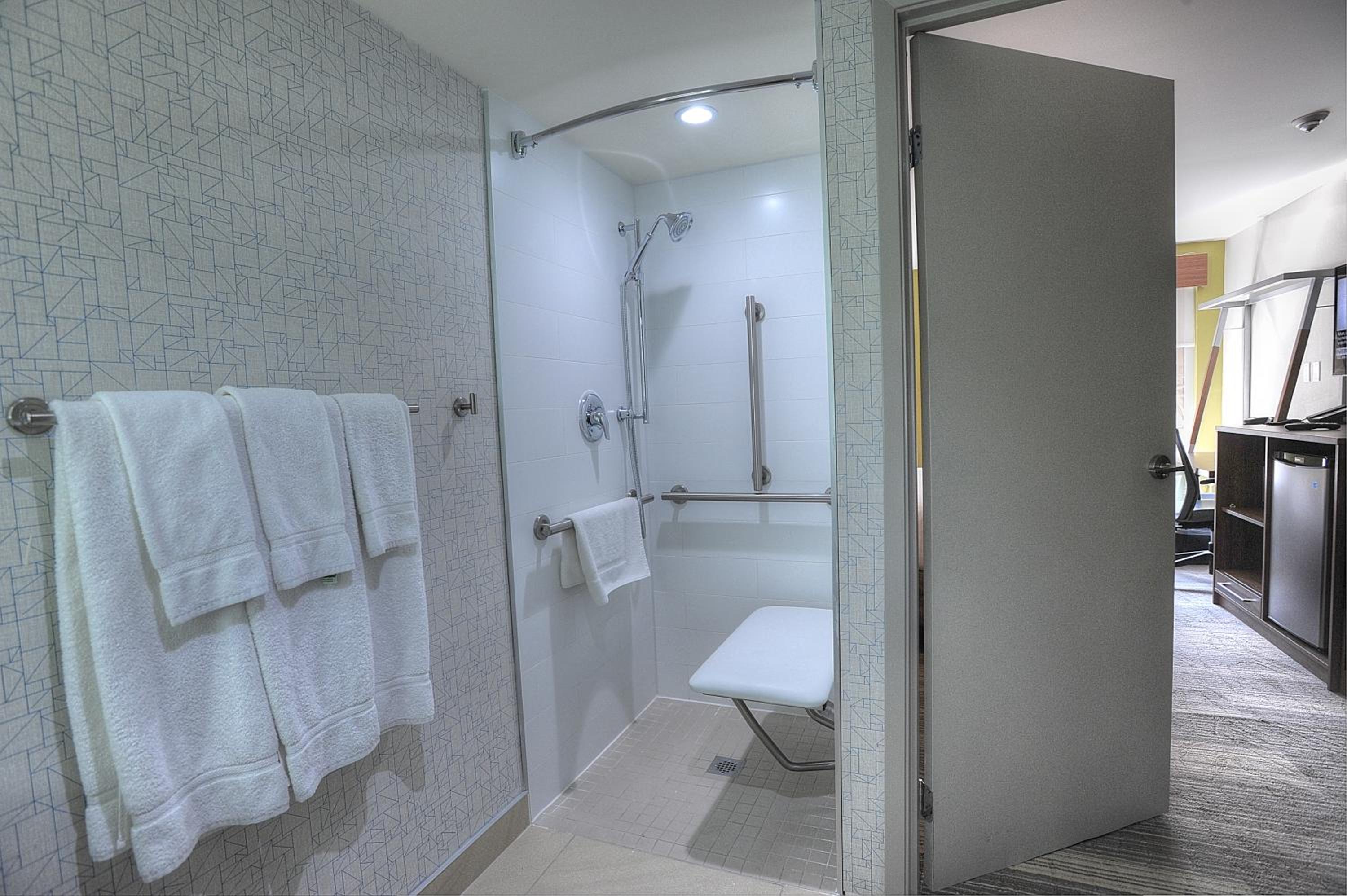 holiday inn express and suites toronto airport west by ihg
