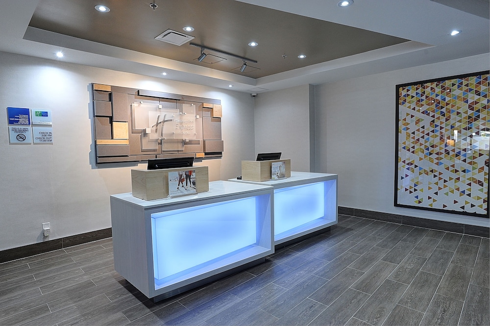 holiday inn express and suites toronto airport west by ihg