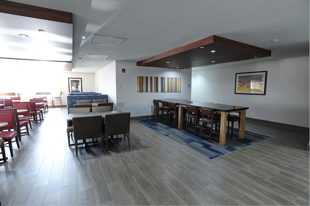 holiday inn express and suites toronto airport west by ihg