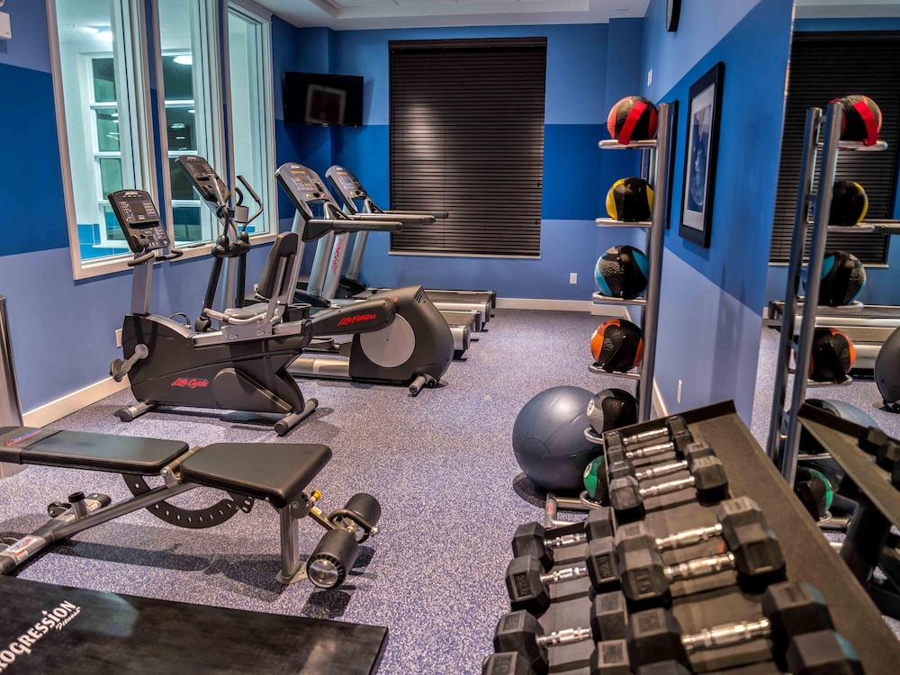 holiday inn express and suites toronto airport west by ihg