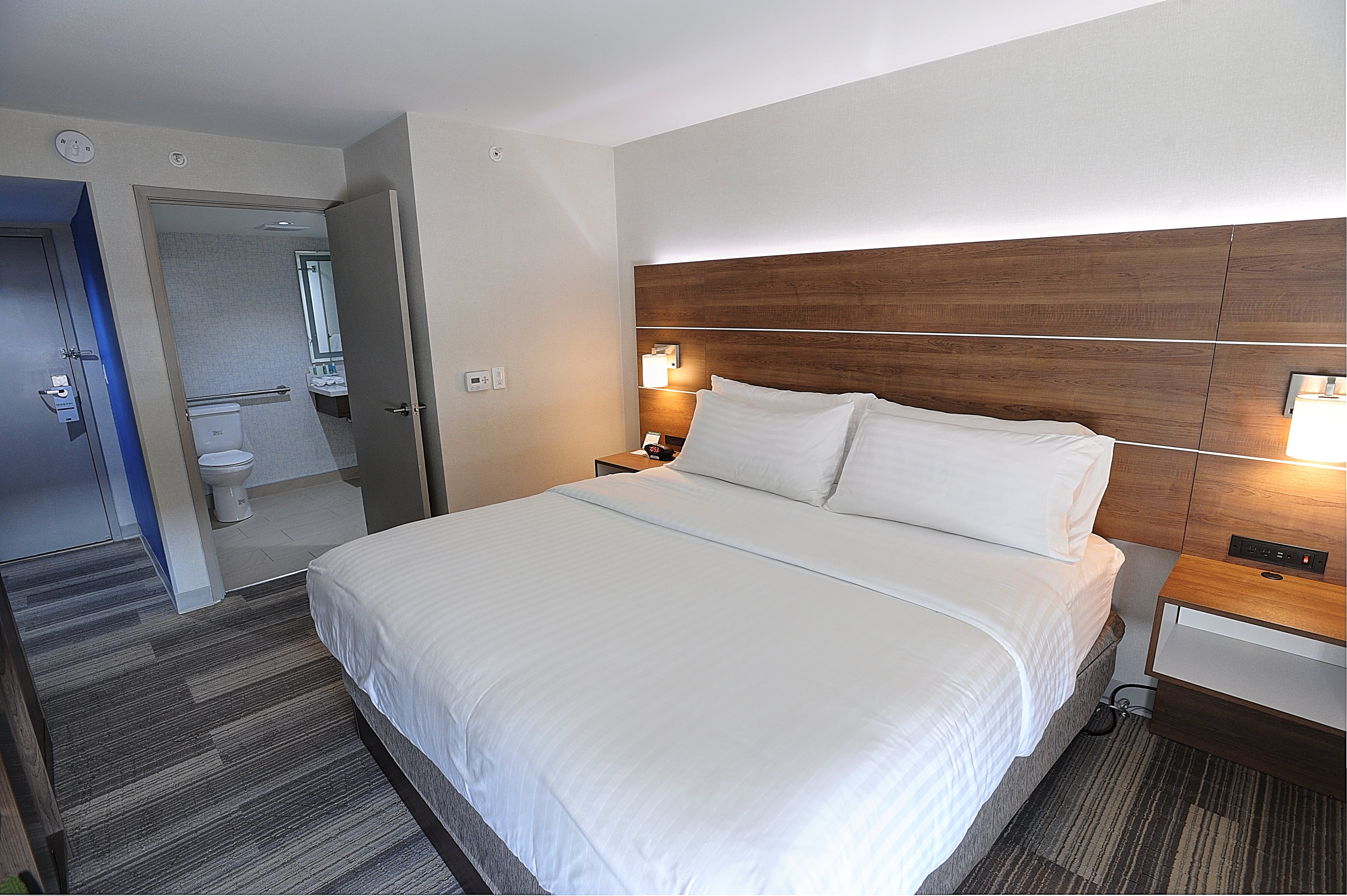 holiday inn express and suites toronto airport west by ihg