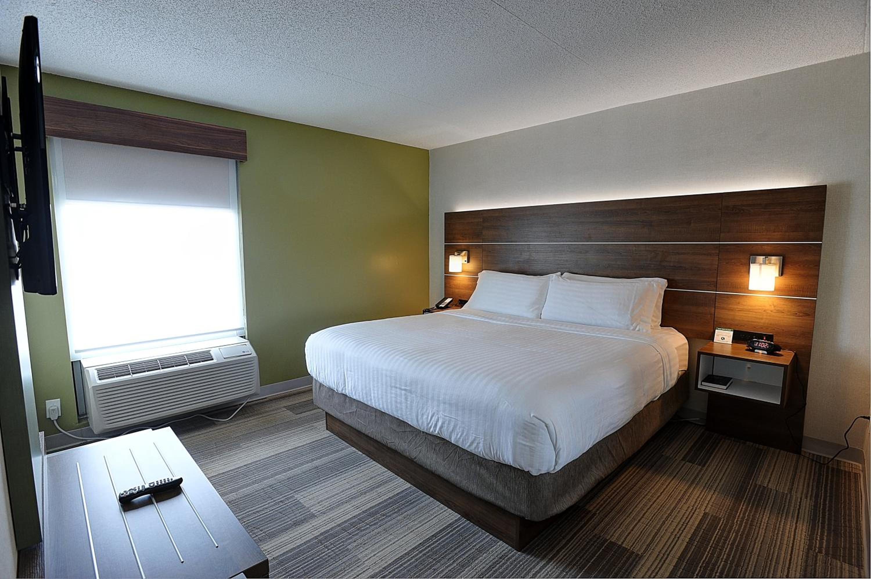 holiday inn express and suites toronto airport west by ihg