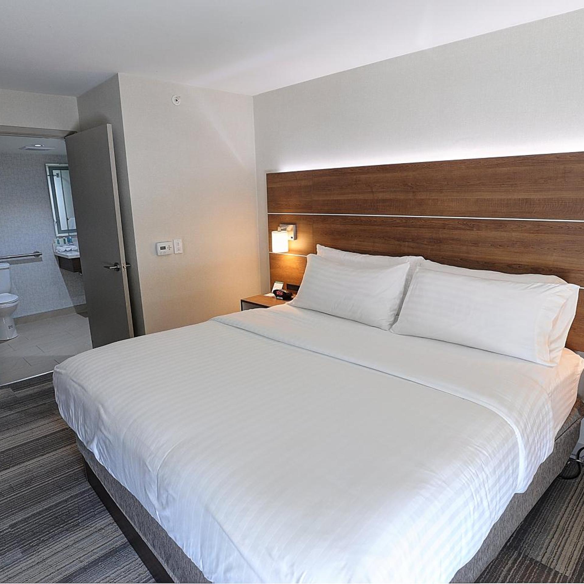 holiday inn express and suites toronto airport west by ihg