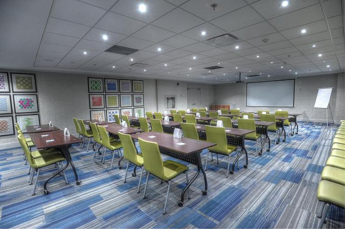 holiday inn express and suites toronto airport west by ihg