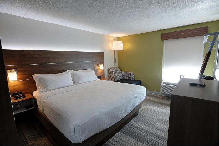 holiday inn express and suites toronto airport west by ihg