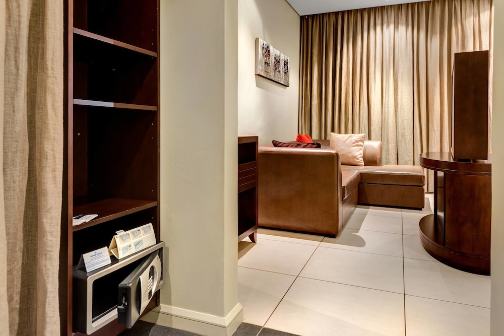 protea hotel transit o r tambo airport