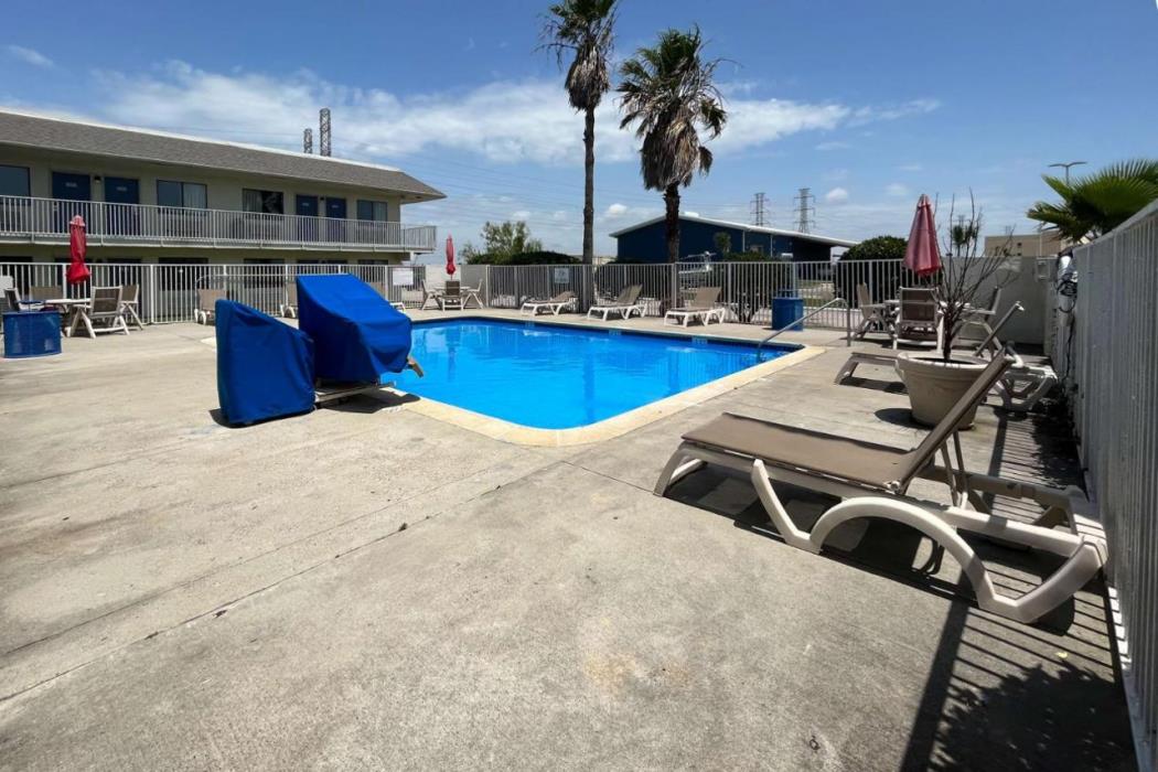 studio 6 galveston tx