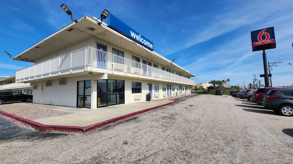 studio 6 galveston tx