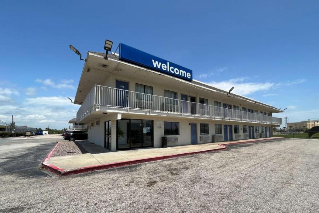 studio 6 galveston tx