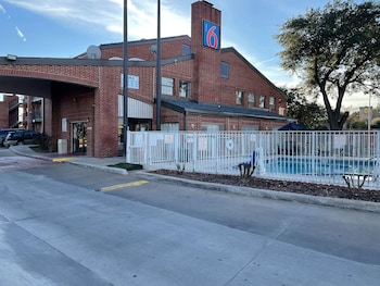 studio 6 houston tx brookhollow