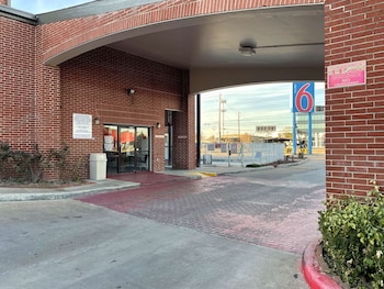 studio 6 houston tx brookhollow