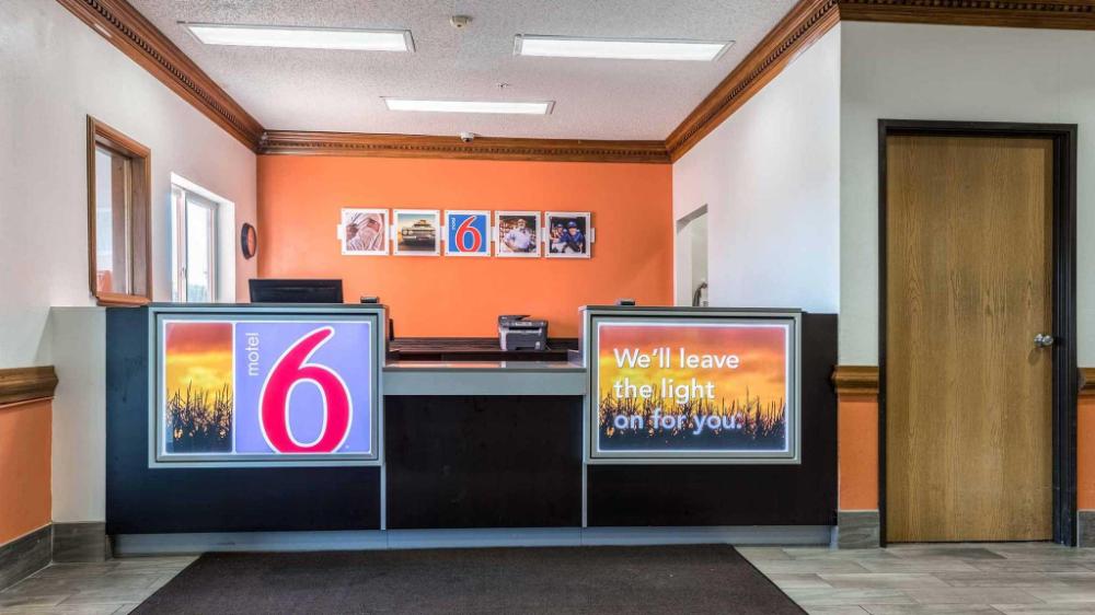 studio 6 indianapolis in southport
