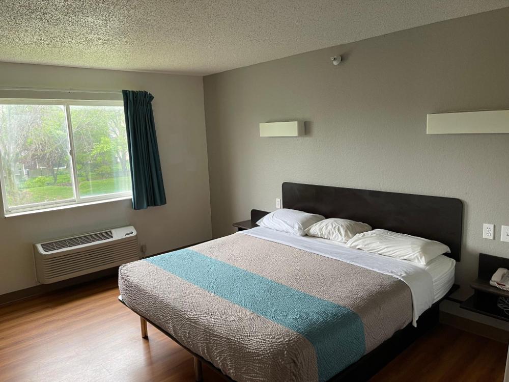 studio 6 indianapolis in southport