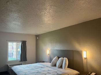 studio 6 lake jackson tx