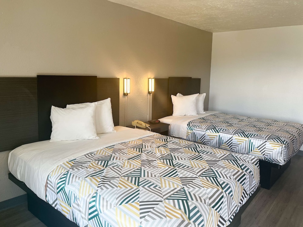 studio 6 lake jackson tx