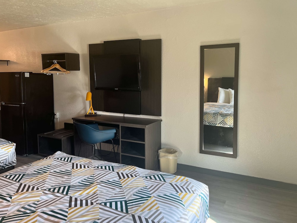 studio 6 lake jackson tx