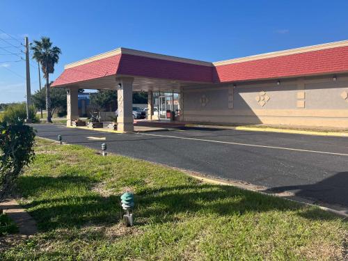 studio 6 lake jackson tx