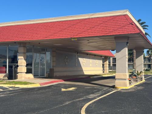 studio 6 lake jackson tx