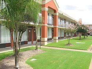 studio 6 lake jackson tx