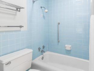 studio 6 lake jackson tx