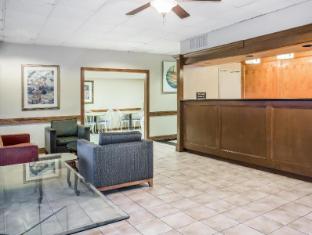 studio 6 lake jackson tx